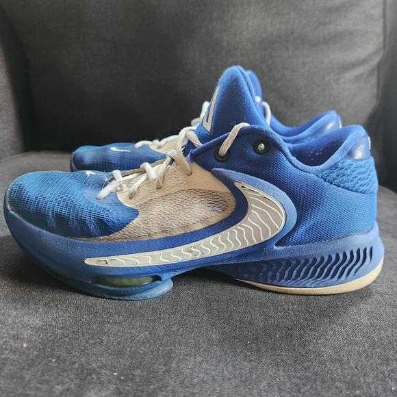 Nike Zoom Freak 4 TB Low Midnight Navy Size 8 - Picture 1 of 9